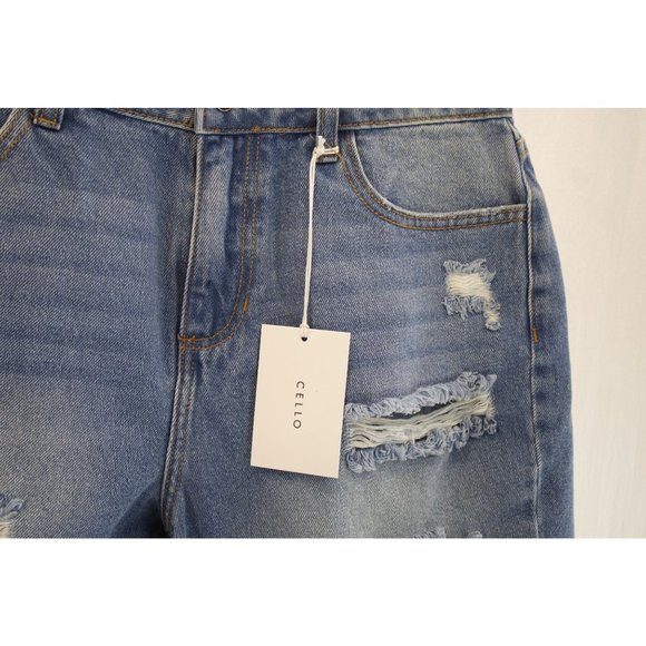 NWT Cello High Rise Destroy Shorts | Sz L, Light Wash, Style WV46348-1 - Picture 2 of 6